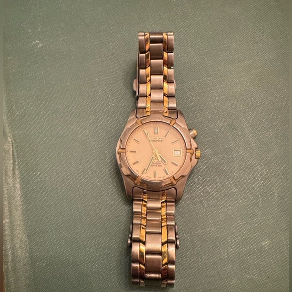 Vintage Women’s Seiko Kinetic Sports 100 Titanium Two Tone Analog Date Watch - Picture 5 of 10